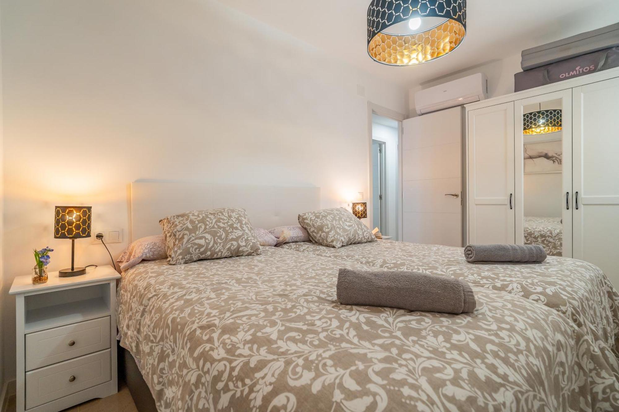 Casa Playa Guadalmar, Beautiful Apartment In Front Of The Sea, Wifi, Ac, Smart Tv, Private Parking Málaga Exterior foto