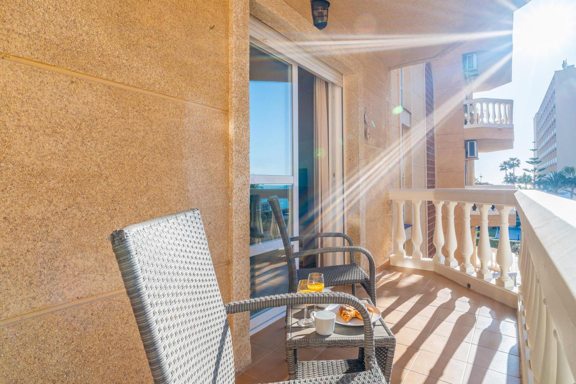 Casa Playa Guadalmar, Beautiful Apartment In Front Of The Sea, Wifi, Ac, Smart Tv, Private Parking Málaga Exterior foto